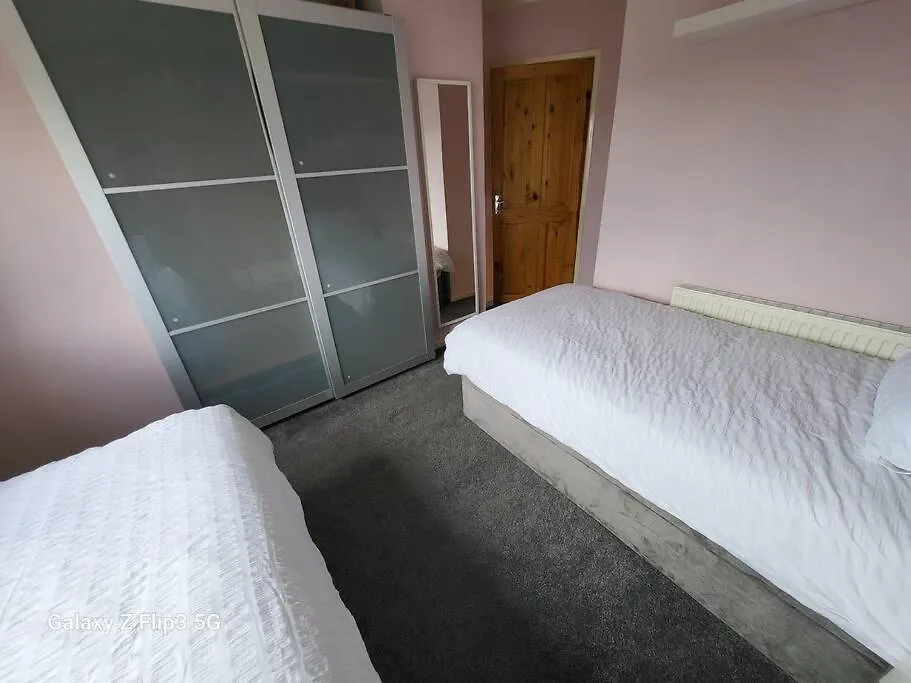 Apni Homes! Birstall  Casa vacanze